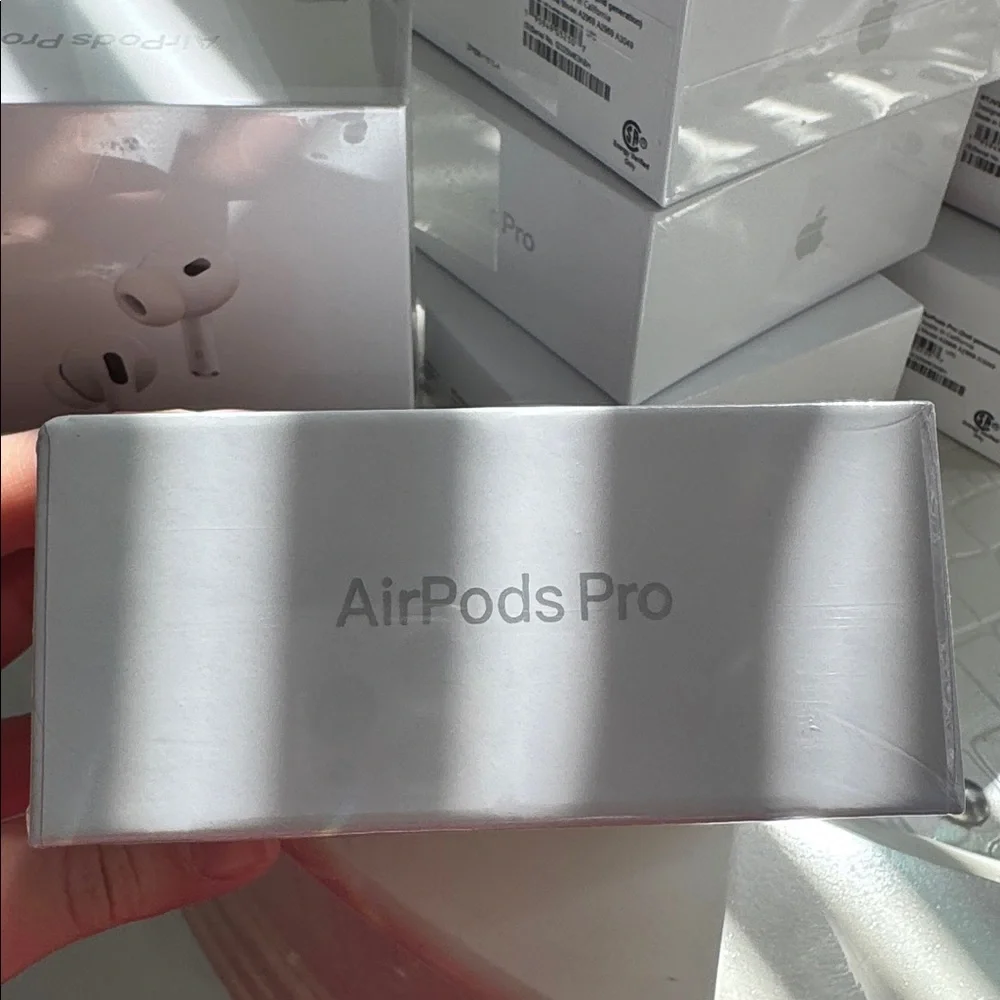 SEALED !!Apple AirPods Pro second gen Earbuds in White - Wireless Noise